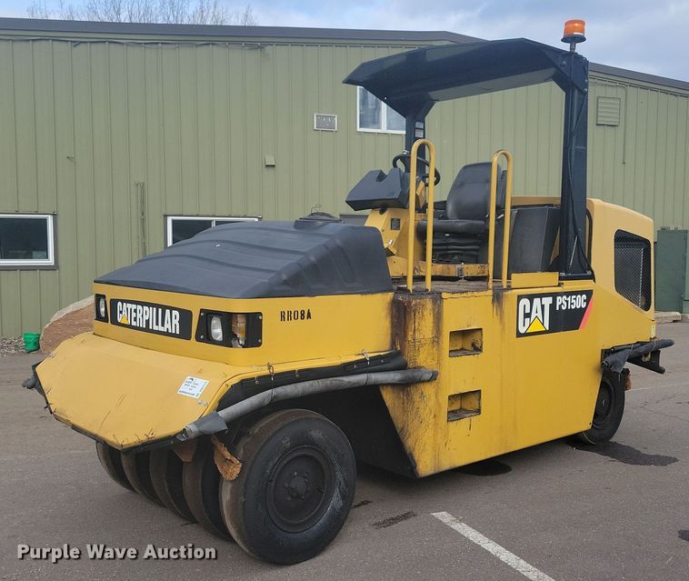 2008 Caterpillar PS150C pneumatic roller - DO3176