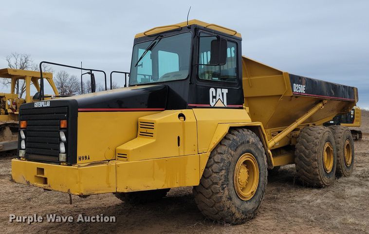 1999 Caterpillar D250E II haul truck - DO3210