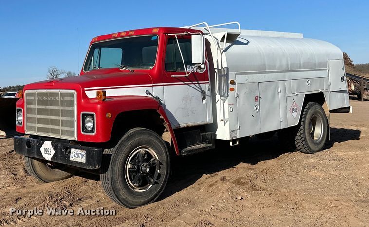 1979 International  1854 fuel truck - DO3263
