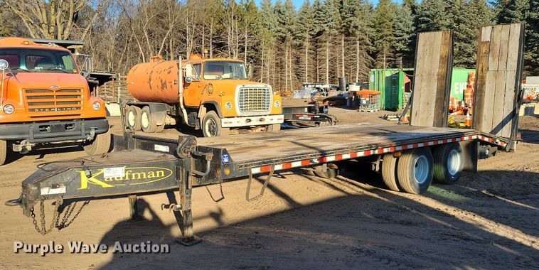 2015 Kaufman  equipment trailer - DO3274