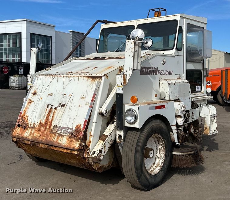 1996 Elgin Pellican street sweeper - DO3297