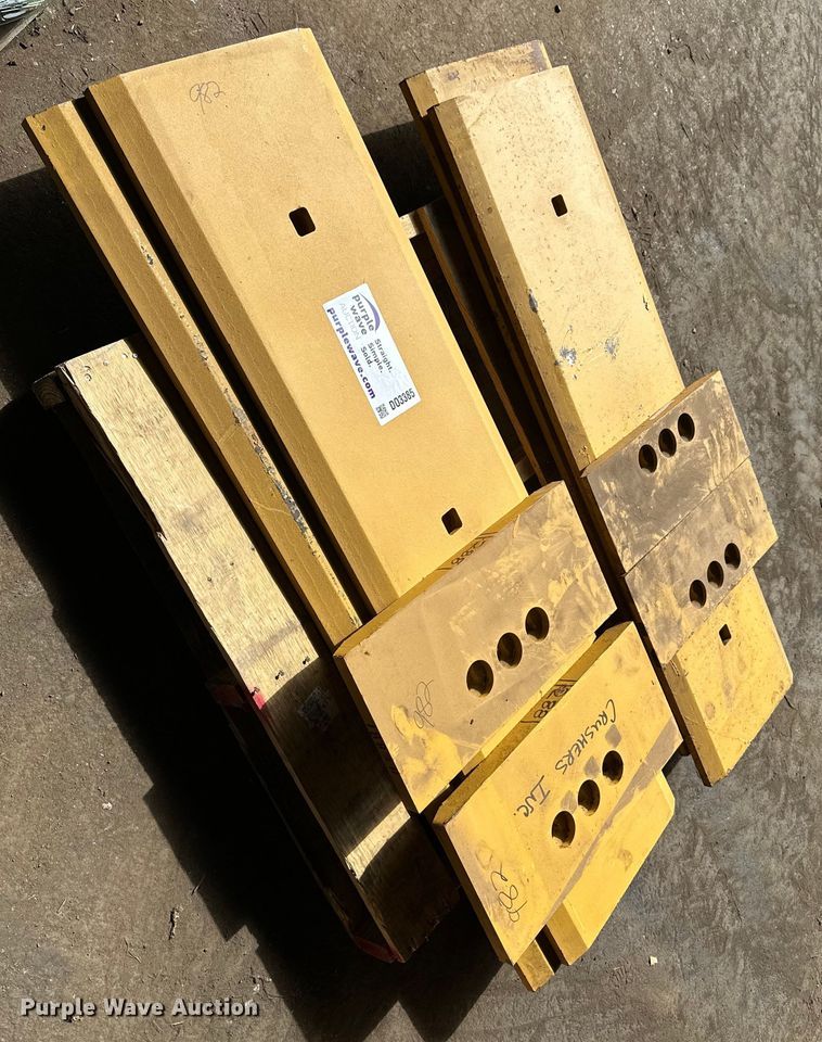 Wheel loader cutting edges - DO3385