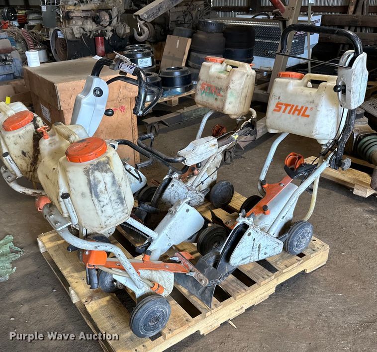 (4) Stihl saw cart - DO3408