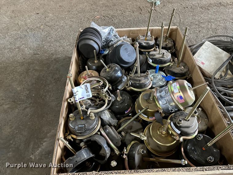 (2) pallets of truck parts - DP8344