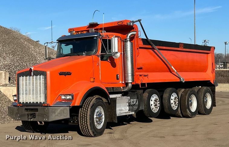 2007 Kenworth  T800 dump truck - DQ7416