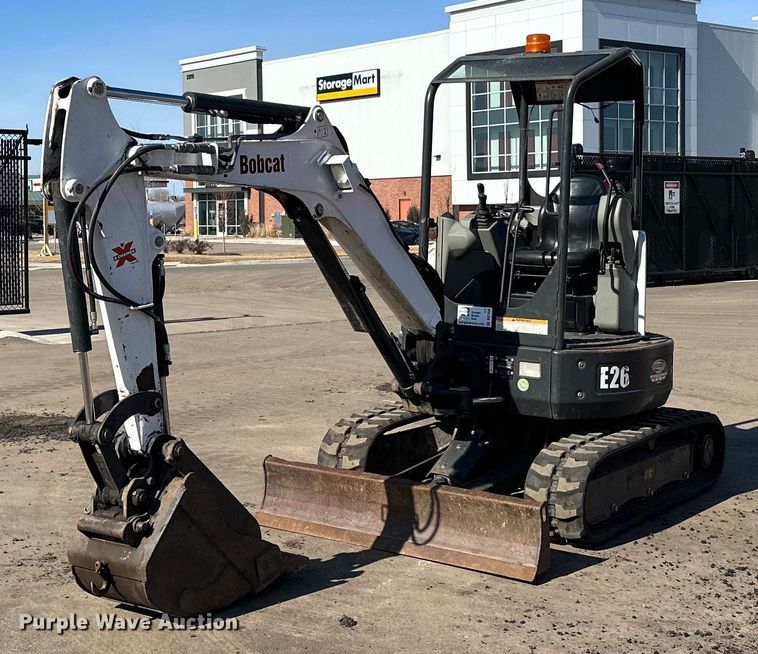 2015 Bobcat  E26 mini excavator - DQ7450