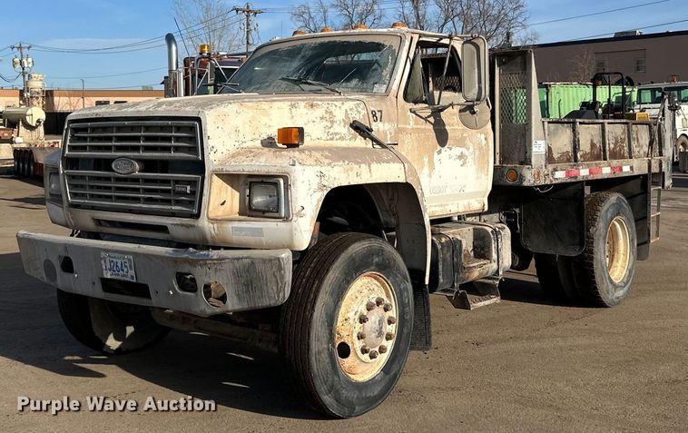 1987 Ford  F800 flatbed truck - DQ7453