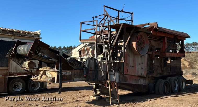 1975 Universal   3042 jaw crusher - DQ7460