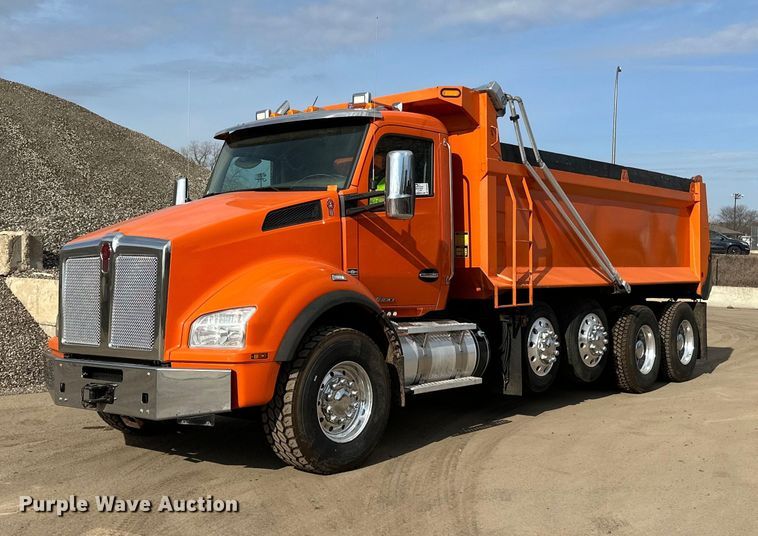 2018 Kenworth T880 dump truck - DR4252