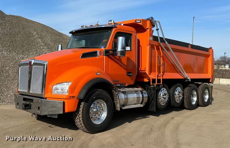 2021 Kenworth T880 dump truck - DR4253