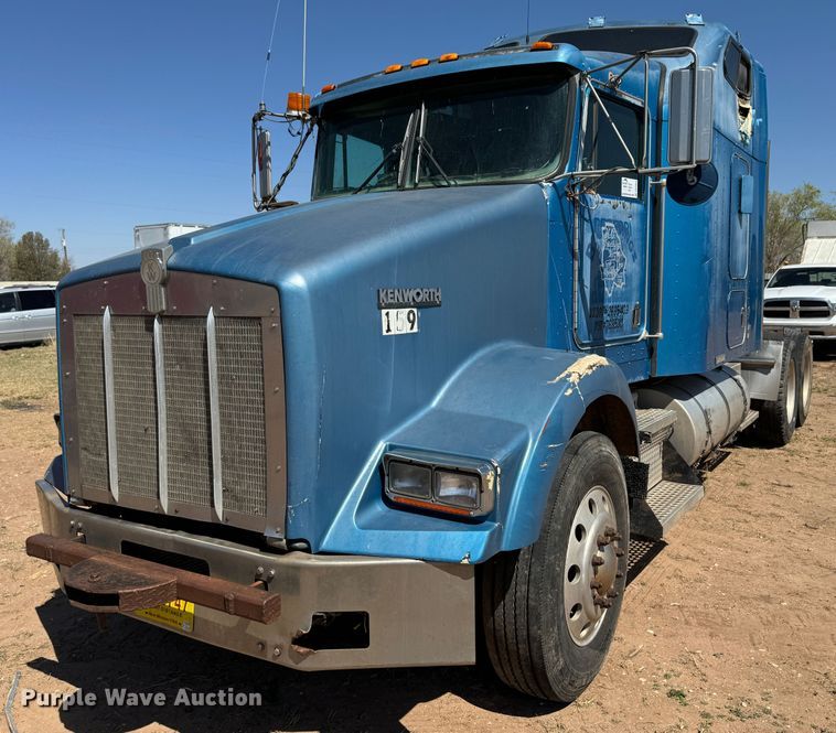 1998 Kenworth T800 semi truck - DK6803