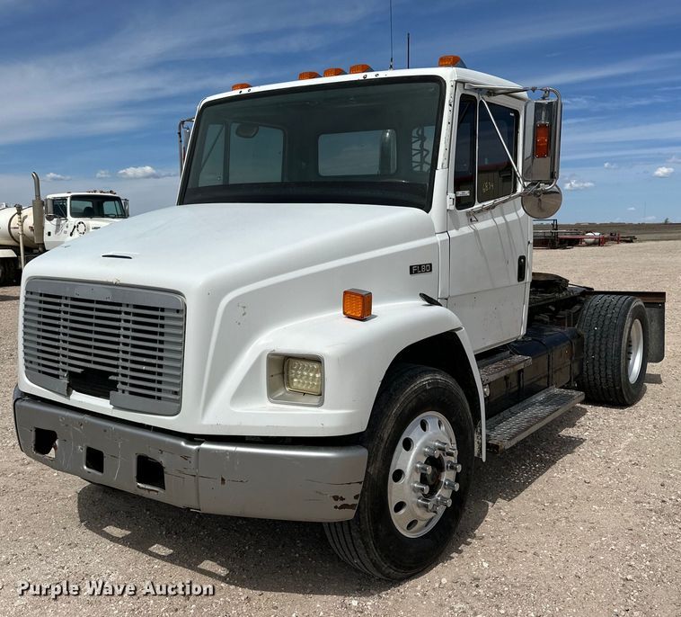 1999 Freightliner FL80 semi truck - IB9359