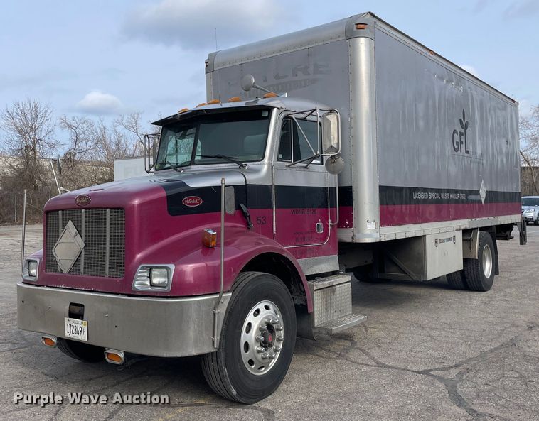 2003 Peterbilt 330 box truck - LW9024