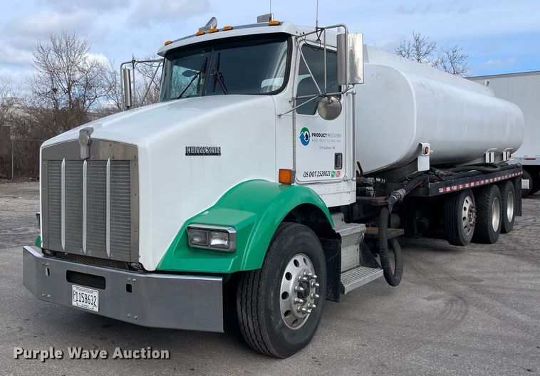 1997 Kenworth  T800 tank truck - LW9025