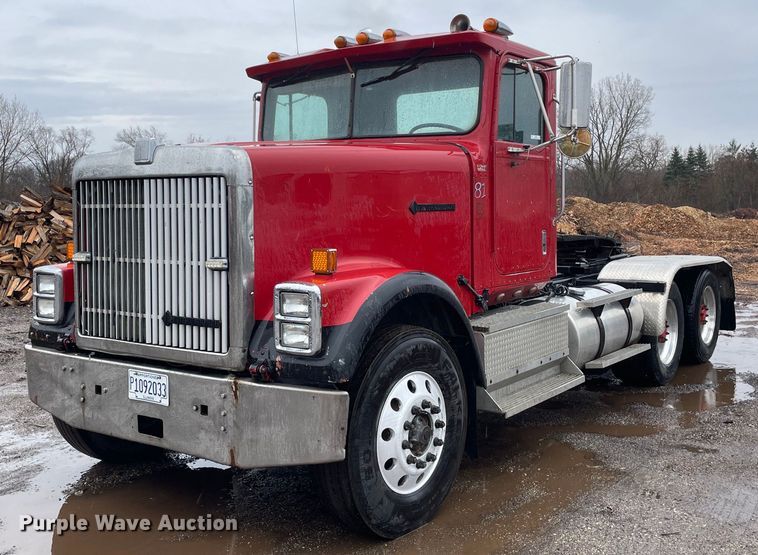 1990 International 9300 semi truck - LW9030