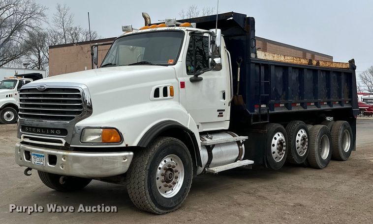 2007 Sterling LT9500 dump truck - DG0499