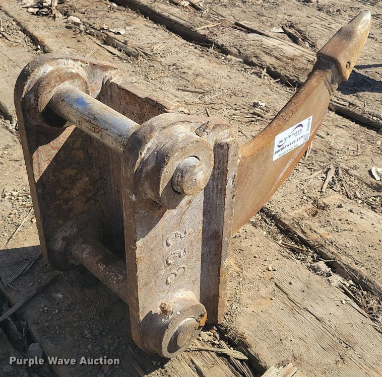 37" L excavator ripper tooth - DG0520