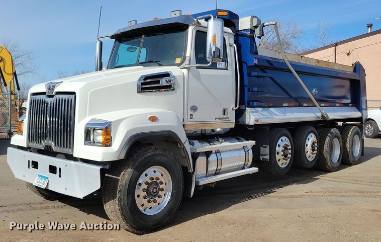 2020 Western Star  W4700SF dump truck - DO3352