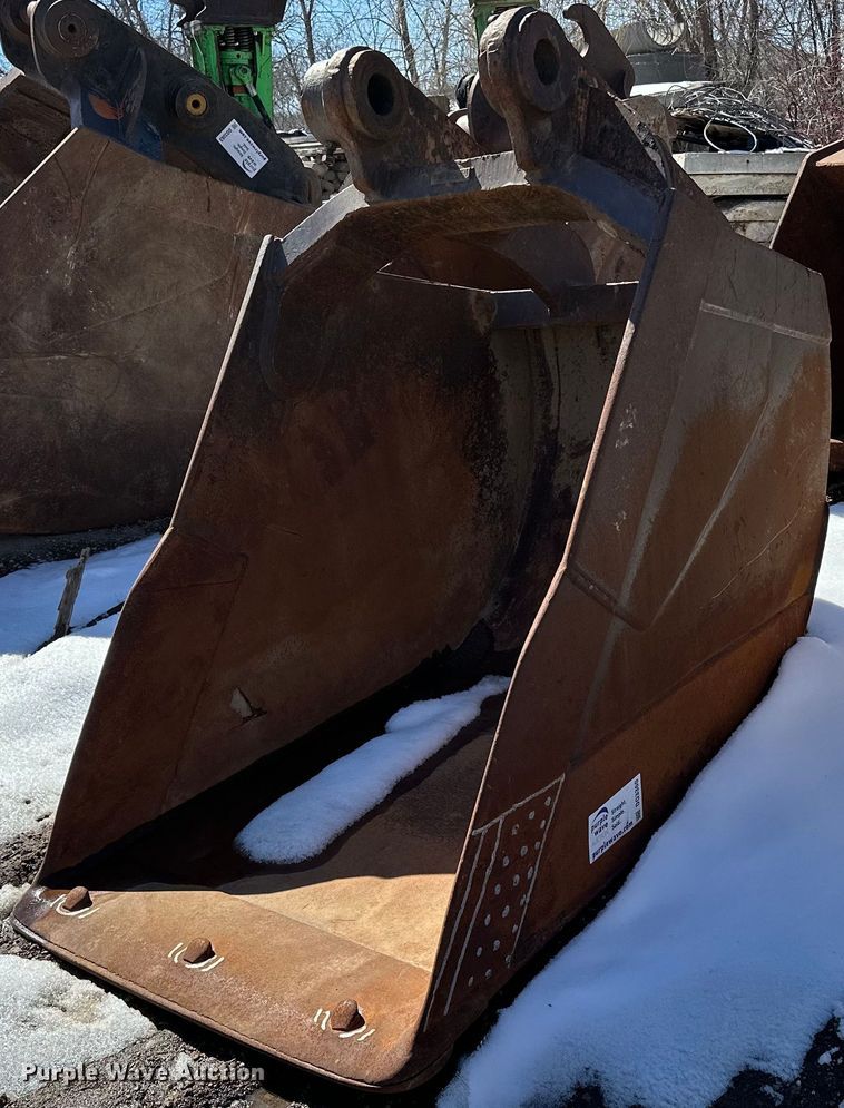 41.5" W excavator bucket - DO3360