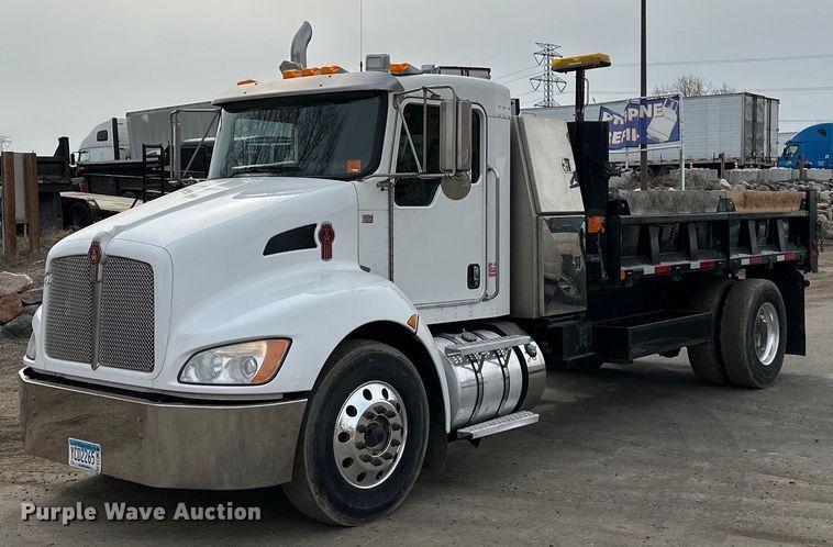 2013 Kenworth  T370 dump truck - DQ0595