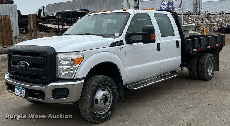 2015 Ford  F350 Super Duty XL Crew Cab flatbed pickup truck - DQ0598