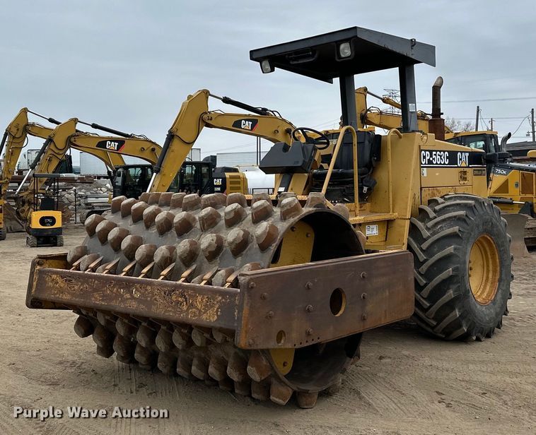 1999 Caterpillar  CP-563C single drum vibratory roller - DQ0599