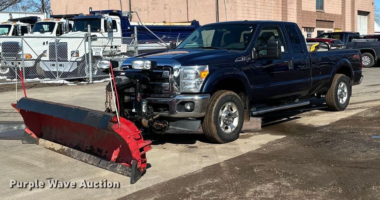 2013 Ford  F250 SuperCab pickup truck - DQ0637