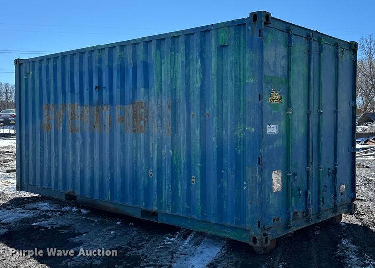 Shipping container with fuel tank - DQ0643