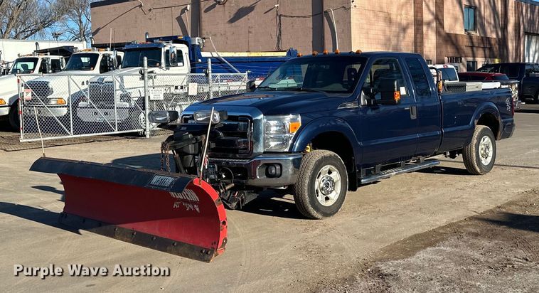 2012 Ford F250 SuperCab pickup truck - DQ0695