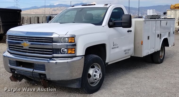 2015 Chevrolet Silverado 3500HD utility bed pickup truck - DP3351
