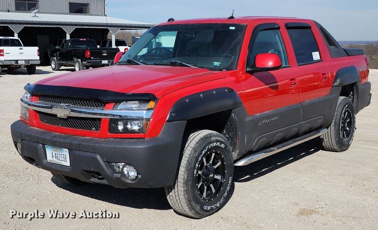 2005 Chevrolet Avalanche Crew Cab pickup truck - DR7884