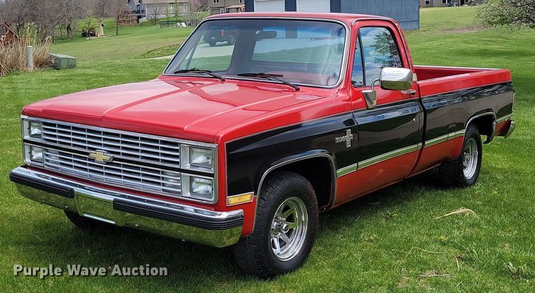 1984 Chevrolet  C10 pickup truck - DR7946