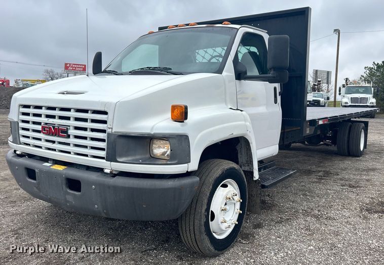 2005 GMC C5500 flatbed truck - EG1296