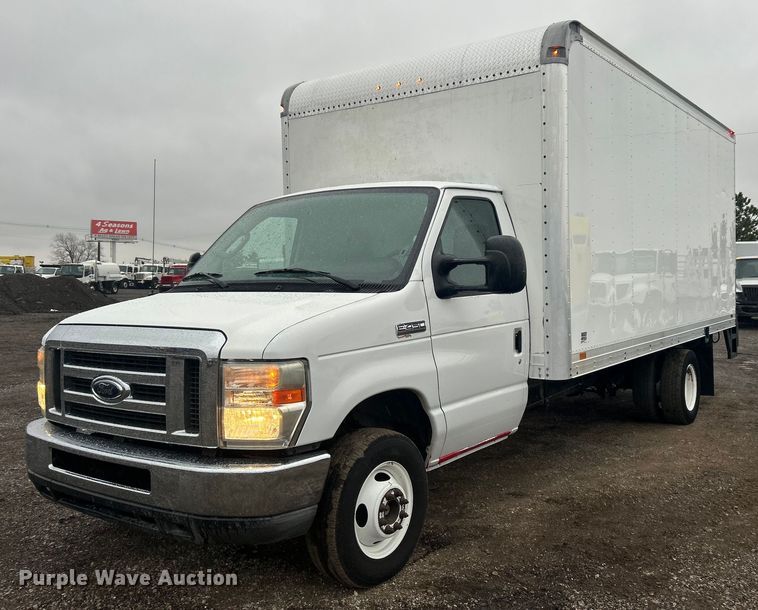 2010 Ford E450 box truck - EG1304