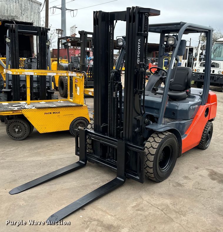 Toyota forklift - EJ0359