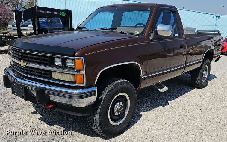 1988 Chevrolet K1500 pickup truck - EJ6171
