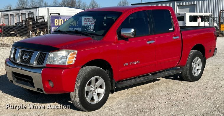 2005 Nissan  Titan LE Crew Cab pickup truck - EK4418