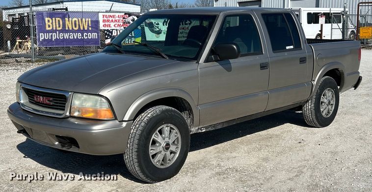 2002 GMC Sonoma SLS Crew Cab pickup truck - EK4419