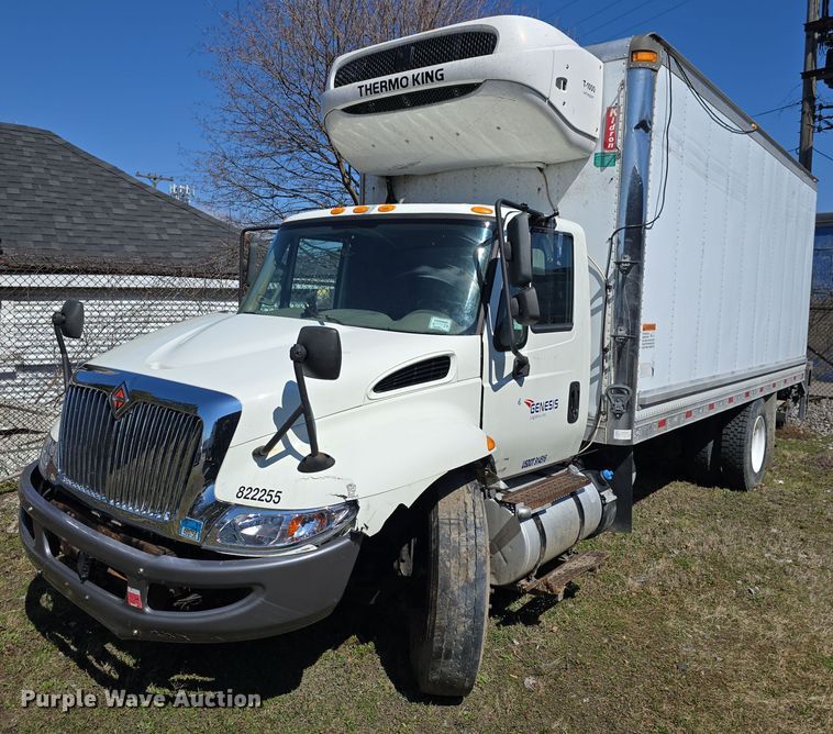 2018 International  4300 refrigerated truck - ME9300