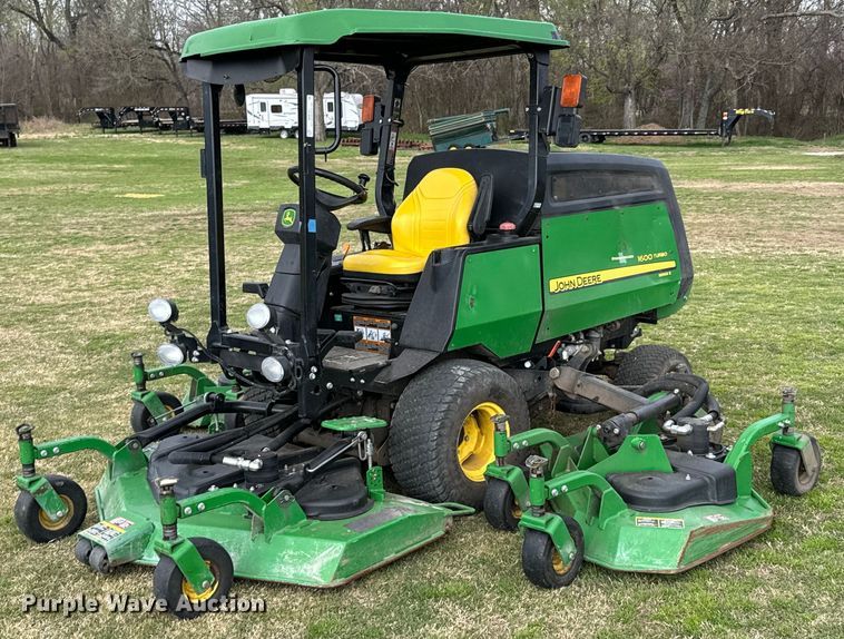 2015 John Deere 1600 Turbo Series II lawn mower - ND9107