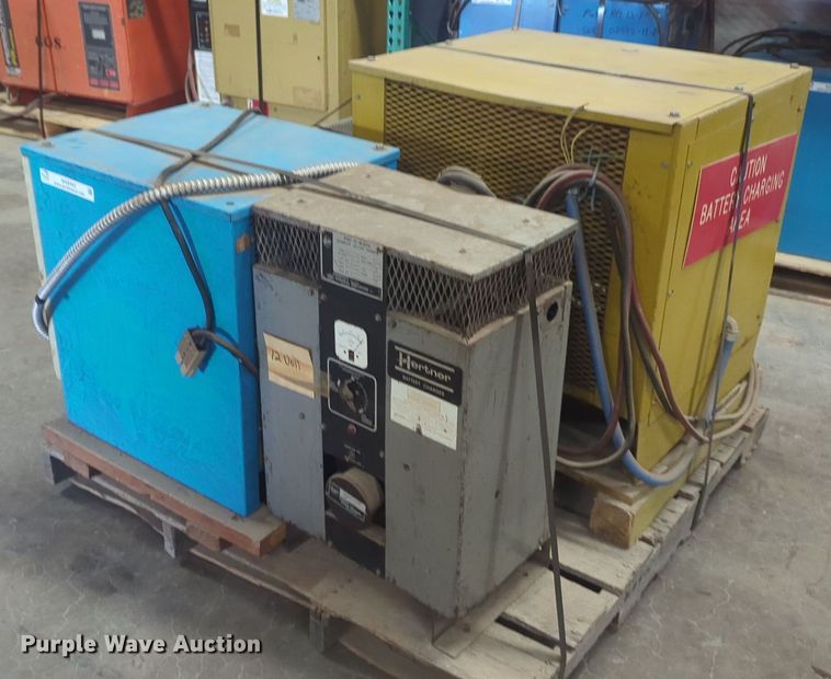 (4) forklift chargers - NG9352