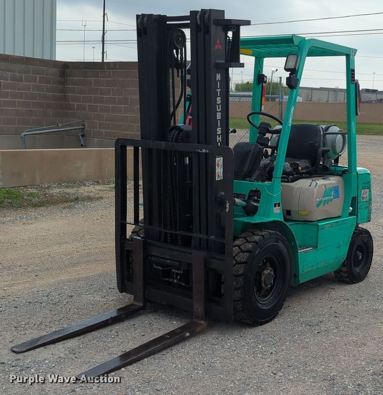 1998 Mitsubishi  FG25B forklift - NG9380