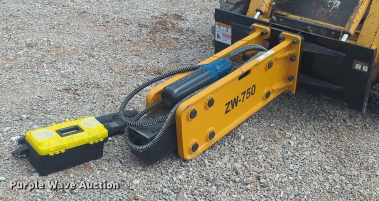 2023 Wolverine CB-11-750F skid steer breaker - NG9395