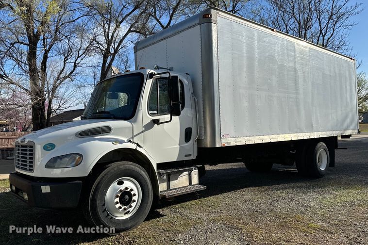 2009 Freightliner  Business Class M2 box truck - NH9027