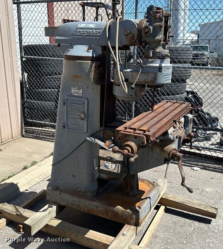 Bridgeport milling machine - OE9037