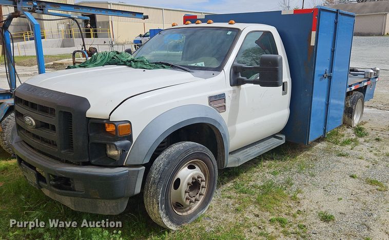 2010 Ford F550 Super Duty XL flatbed truck - OK9832