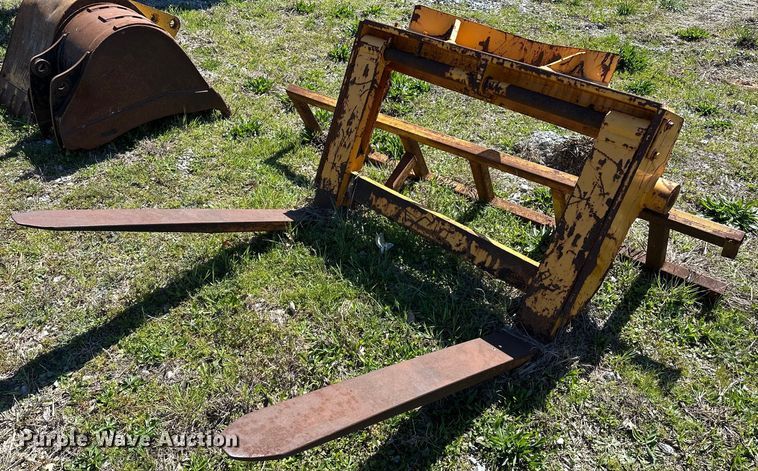 48" L  pallet forks - OM9297