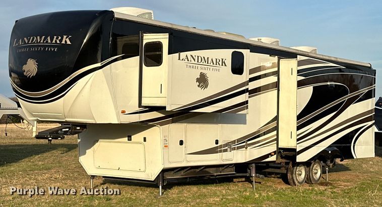 2015 Heartland  Ashland Landmark camper - OM9327