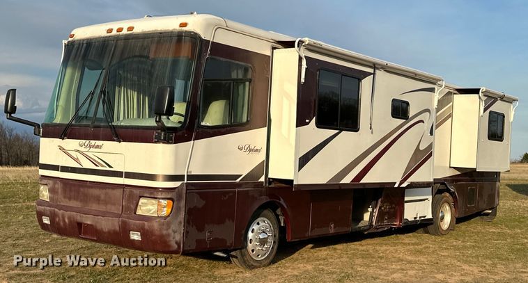 2000 Monaco  Diplomat Roadmaster R-2900 RV - OM9330