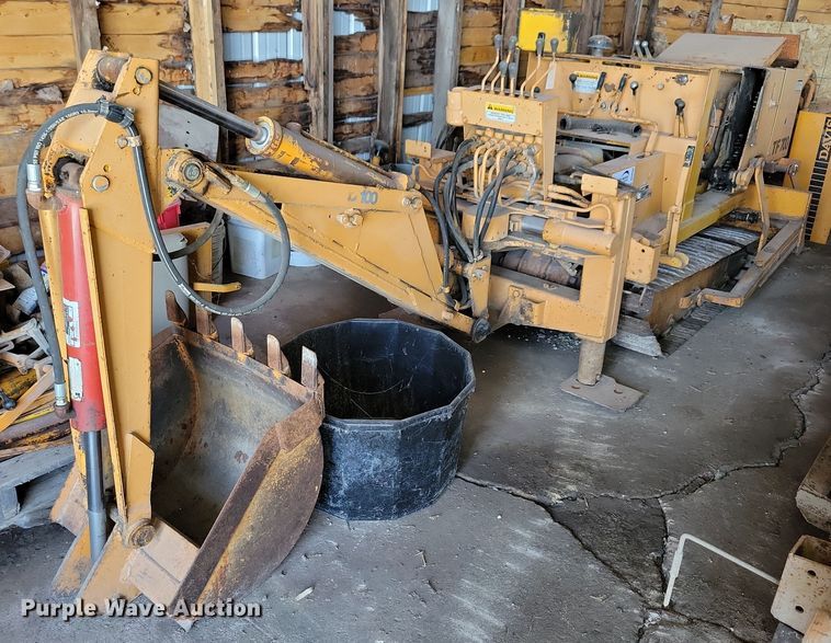 Case TF700 trencher - DG0586